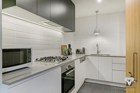 KOZYGURU WOLLI CREEK KOZY 1 BED APT SYDNEY AIRPORT & SYDNEY CBD NWC020 - Tourism Canberra 3