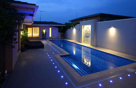 Kraimorie Large Family Beach House With Pool, Superb Water Views, Pool, And Games Room - Tourism Canberra 0