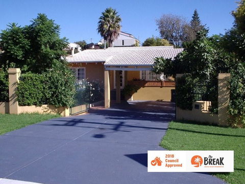 La Cote D Or - Mediterranean Cottage - Tourism Canberra 0
