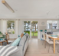Lake Front Home - Relax  Unwind - Tourism Canberra