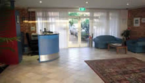 Lake Haven Motor Inn - Tourism Canberra 1