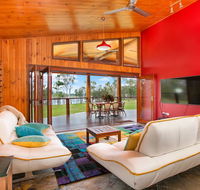 Lake Tinaroo Waterfrontage - Tourism Canberra