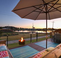 Lakeside Deck House - Tourism Canberra