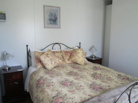 Lavendale Farmstay And Cottages York - Tourism Canberra 3