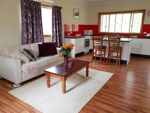 Lucky Mountain Cottage - Tourism Canberra 0