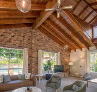 Luxurious Home on 5 Acres Close to CBD - Sleeps 18 - Tourism Canberra