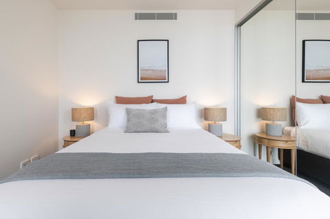 Luxury Beachfront Apartment In Newcastle - Tourism Canberra 3
