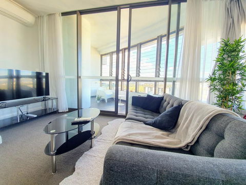 Luxury Level 2-bed 2-bath City View Apt In Olympic Park - Tourism Canberra 0
