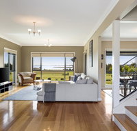 LUXURY WATERFRONT FAMILY HOME-TASMANIA I-L'Abode - Tourism Canberra