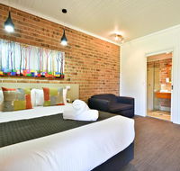 Macquarie Inn - Tourism Canberra