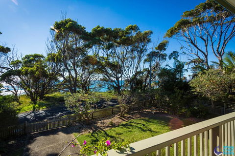 Magical Mystery Bay Road - Tourism Canberra 0