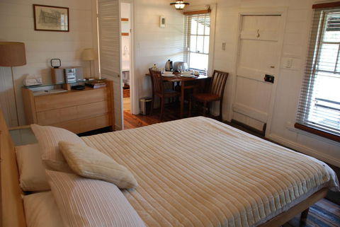 Mancuso Country Cottage Retreat - Tourism Canberra 3