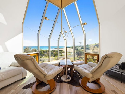 Manta Ray One - Tourism Canberra 1