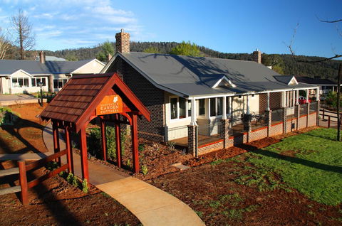 Marysville Garden Cottages - Tourism Canberra 3