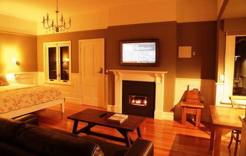 Marysville Garden Cottages - Tourism Canberra 1