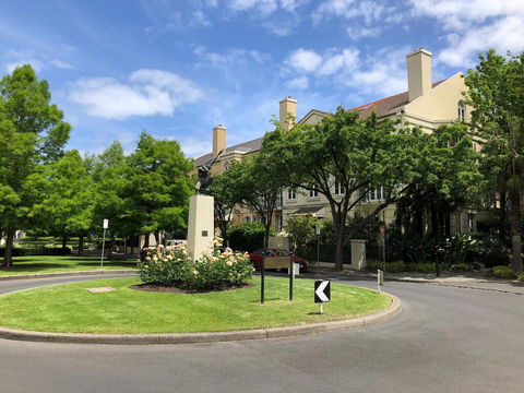 MCG, Rod Laver, City - Best Location In Melbourne - Tourism Canberra 3