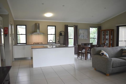 Melawondi Spring Retreat - Tourism Canberra 2