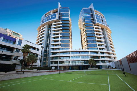 Melbourne Seaviews, Pool & Tennis - Tourism Canberra 3