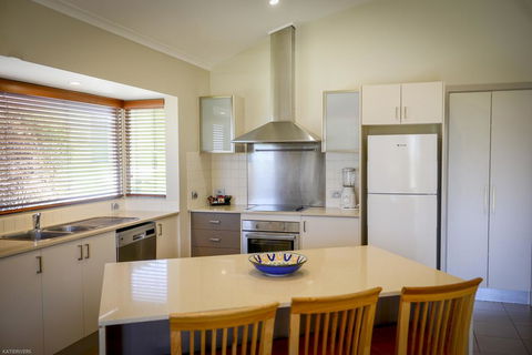 Merry Beach Caravan Park - Tourism Canberra 1