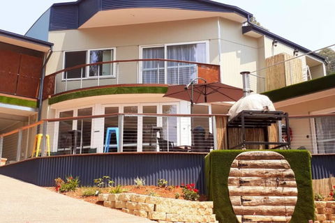 Merry Mary Casa - Tourism Canberra 0