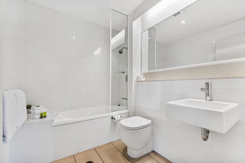Metzo Noosa Resort - Tourism Canberra 2