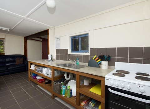 Mick's Beach Cottage - Seal Rocks Beachfront - Tourism Canberra 2