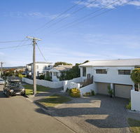 Minutes walk to Peregian Beach and surf - Unit 1/28 Pelican Street - Tourism Canberra