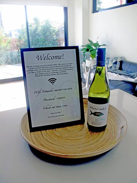 Modern 3 Bedroom Apt With FREE Parking, Netflix, Wifi & Welcome Wine By BnB Pro - Tourism Canberra 3