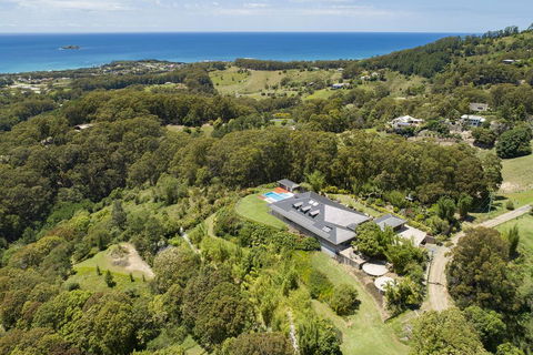 Mont Sapphire Luxury Estate - Tourism Canberra 1