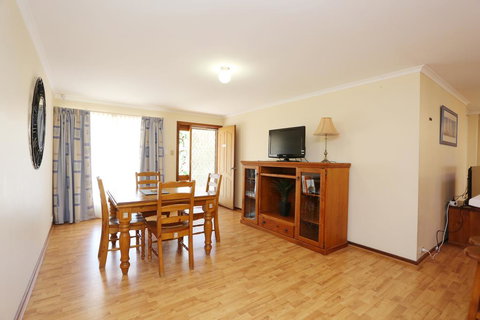 Moonta Bay Accommodation - Tourism Canberra 1