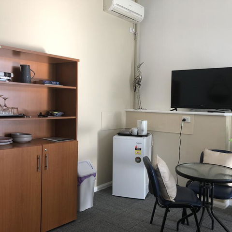 Motel Rooms At Morisset Serviced Apartments - Tourism Canberra 3