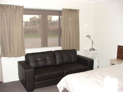 Murray Valley Motel - Tourism Canberra 0