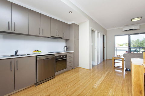 Airport Apartments By Vetroblu - Tourism Canberra 5