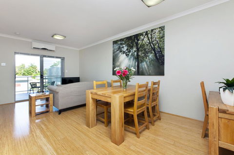 Airport Apartments By Vetroblu - Tourism Canberra 4