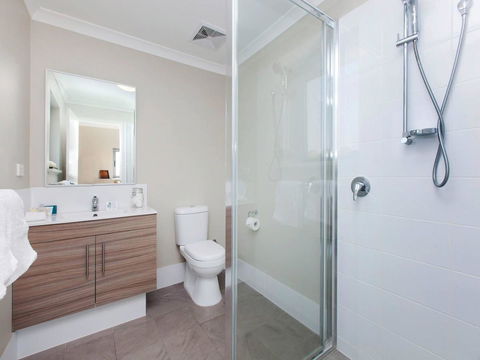 Airport Apartments By Vetroblu - Tourism Canberra 10