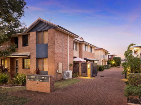 Cooper Street - Tourism Canberra 39