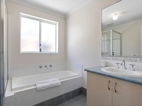 Cooper Street - Tourism Canberra 20