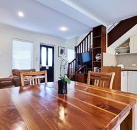 Fremantle Townhouse Unit 6 - Tourism Canberra