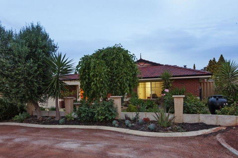 The Entertainer - Tourism Canberra 29