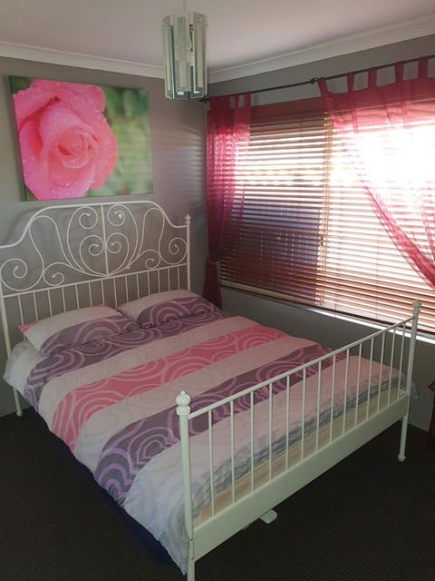 The Entertainer - Tourism Canberra 15