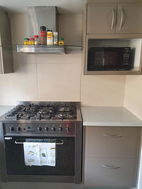 The Entertainer - Tourism Canberra 10