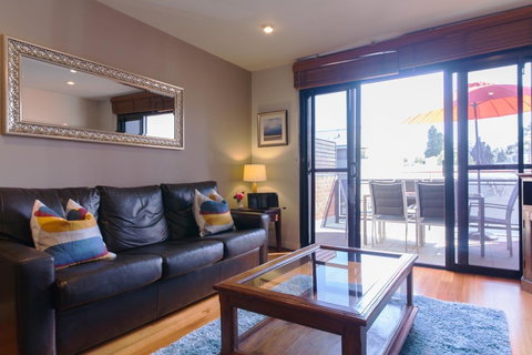 Cloisters - Tourism Canberra 4