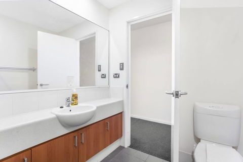 508 Stupendous Sunsets & Views Pool Gym Parking - Tourism Canberra 42