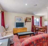 Brilliant neat convenient family-friendly house - Tourism Canberra