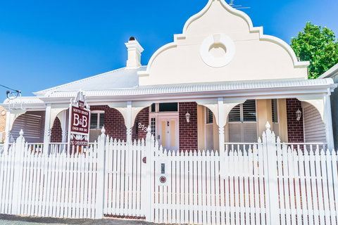 South Beach Bed & Breakfast - Tourism Canberra 0