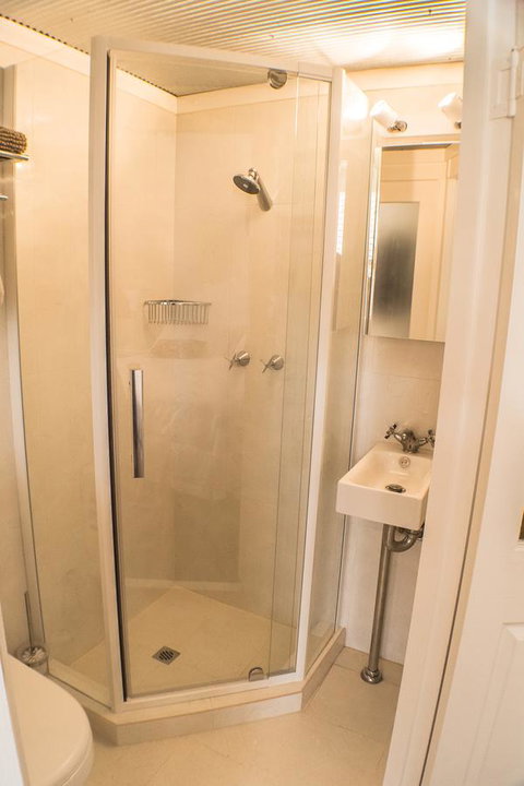 South Beach Bed & Breakfast - Tourism Canberra 9