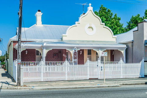 South Beach Bed & Breakfast - Tourism Canberra 3