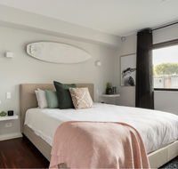 Starboard Drift - Captain  Crew - In Town Entire House for 8 - Tourism Canberra