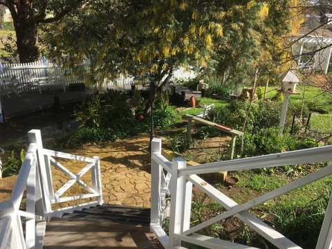 Applegate Lane Chalet - Tourism Canberra 18