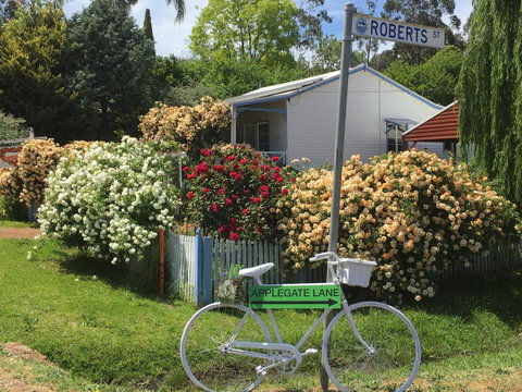 Applegate Lane Chalet - Tourism Canberra 2